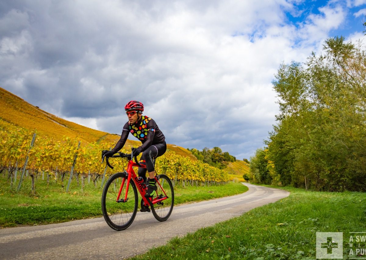 bike tour neuchatel