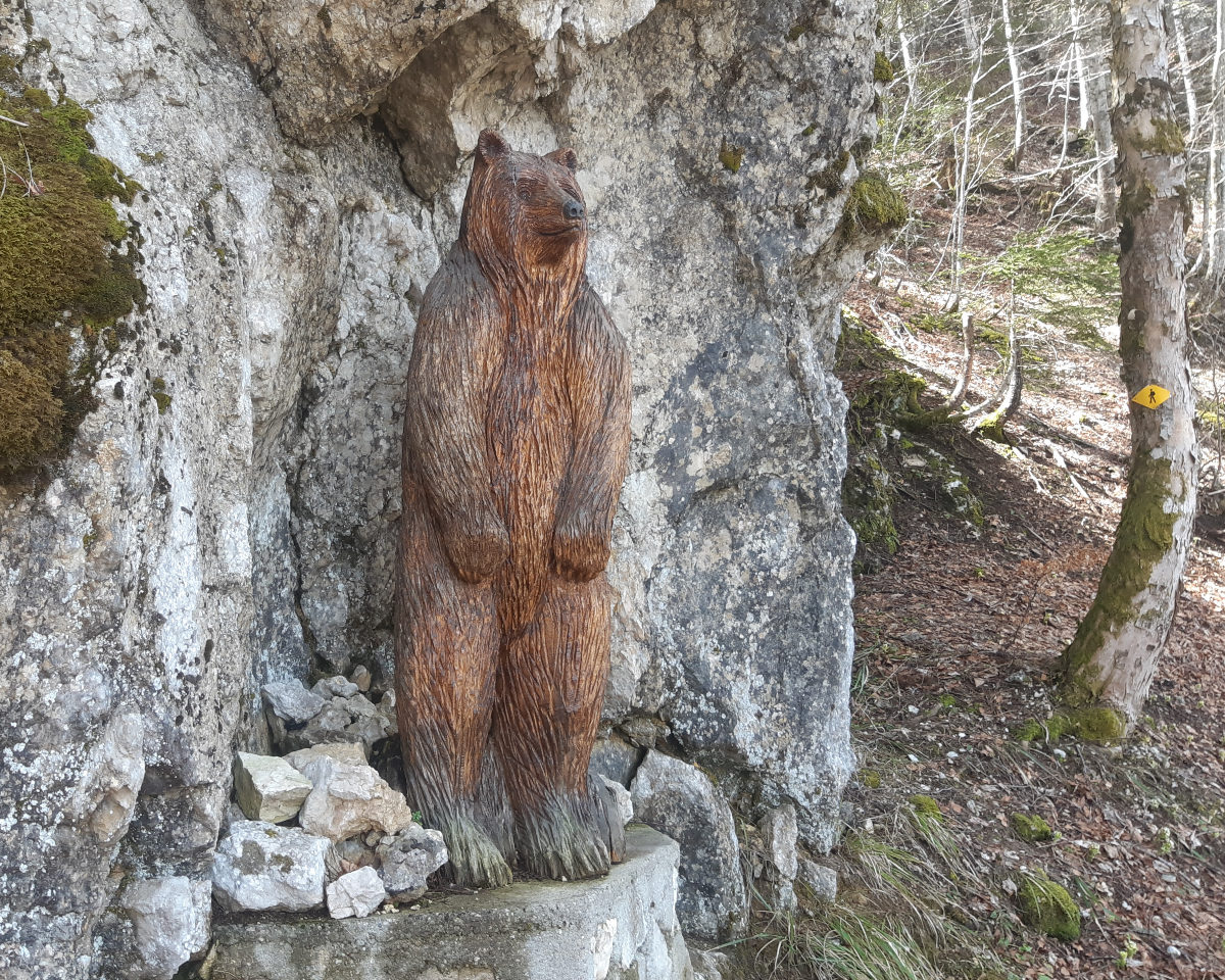 L'ours de Paul Monney près de l'Eau Pendante